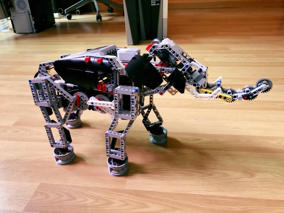 Elefante robótico de LEGO